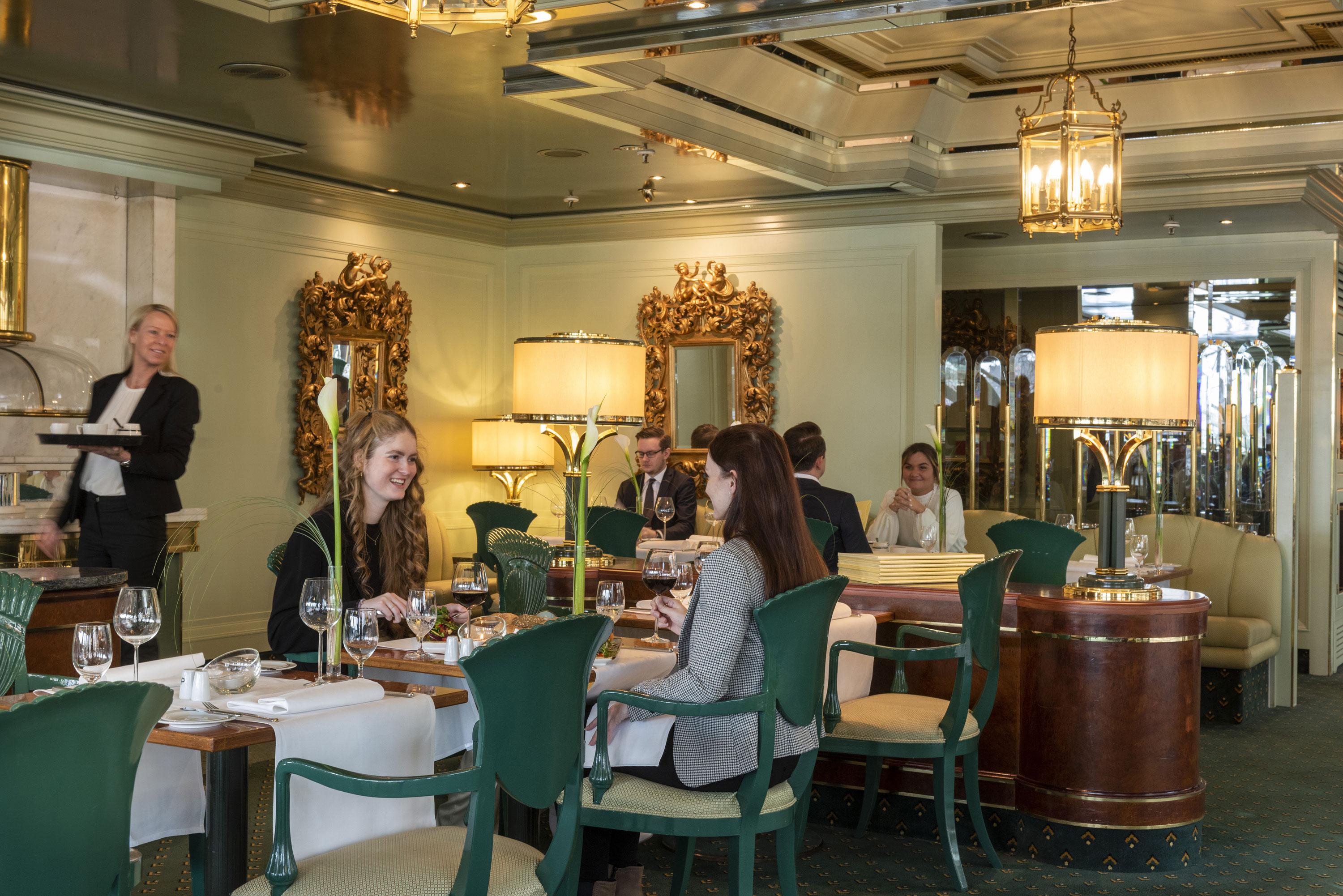 Maritim Hotel Koln Ngoại thất bức ảnh The restaurant