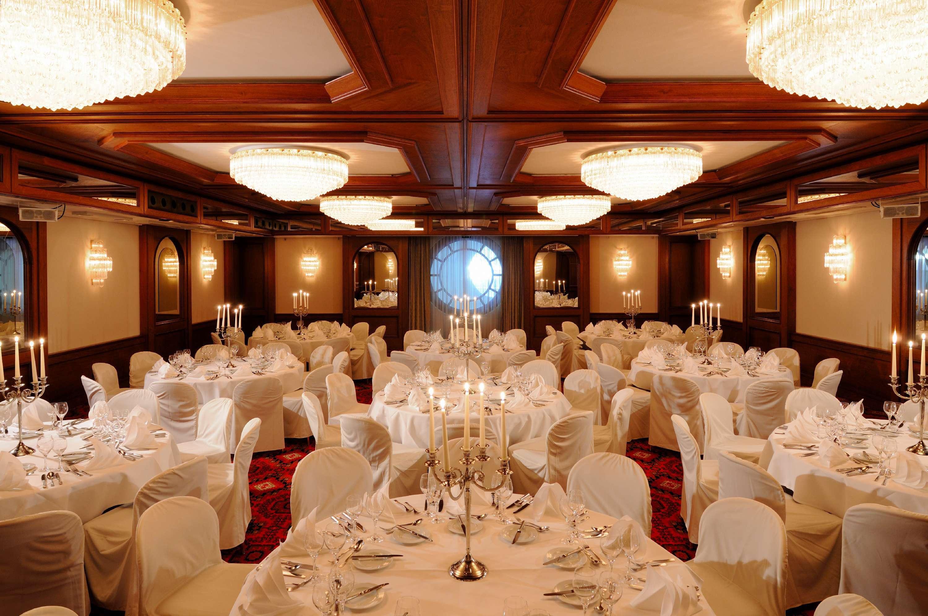 Maritim Hotel Koln Ngoại thất bức ảnh The restaurant of the hotel