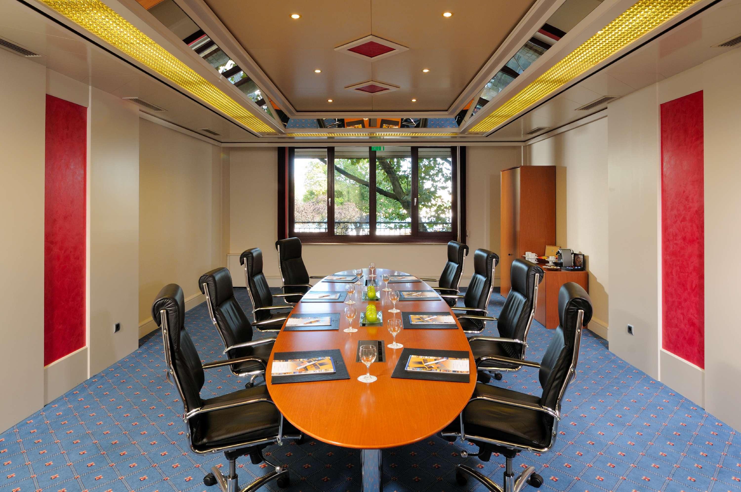 Maritim Hotel Koln Ngoại thất bức ảnh Meeting room in the hotel