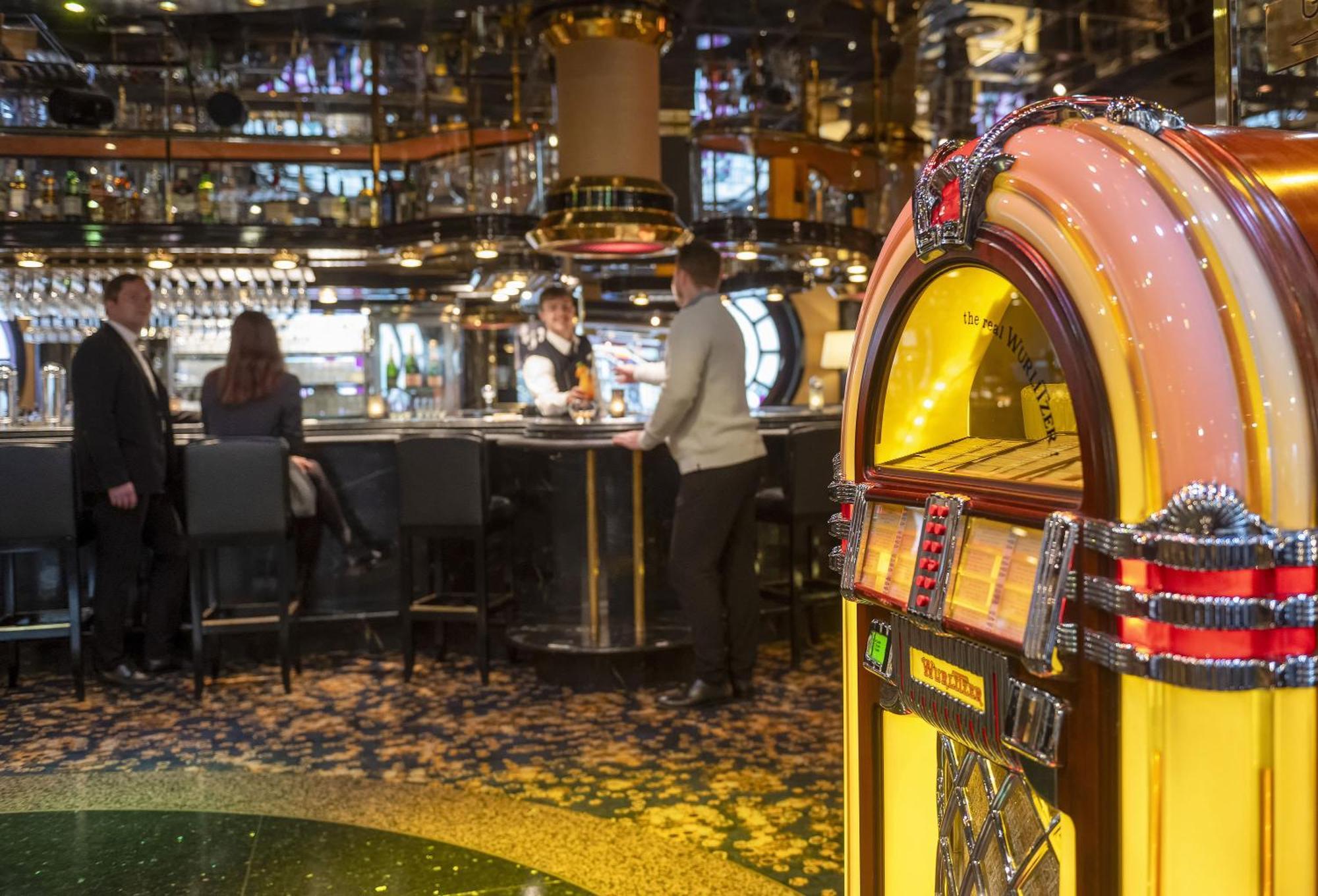 Maritim Hotel Koln Ngoại thất bức ảnh The bar of the Queen of the Seas