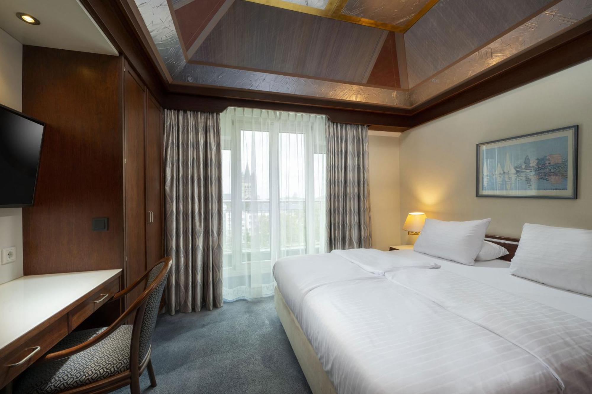 Maritim Hotel Koln Ngoại thất bức ảnh Room of the hotel