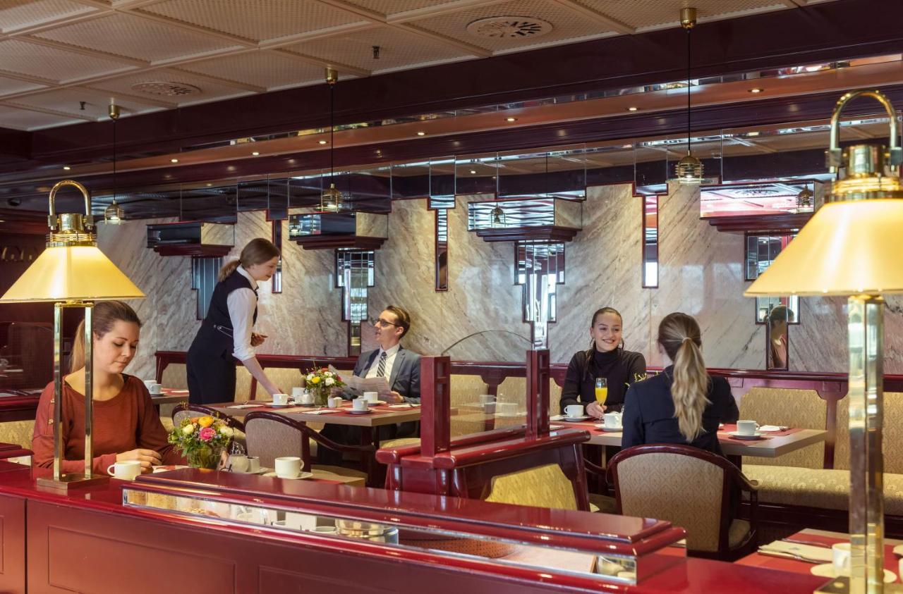 Maritim Hotel Koln Ngoại thất bức ảnh Breakfast at the Mandarin Oriental Munich